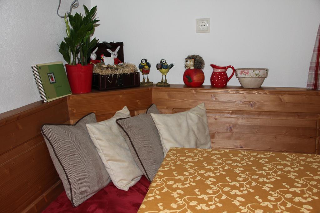 Haus Resi Appartement Staatz Buitenkant foto